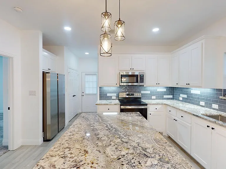 1317 E Cannon St — Photo 10