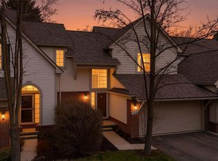 38154 Saratoga Cir, Farmington, MI 48331