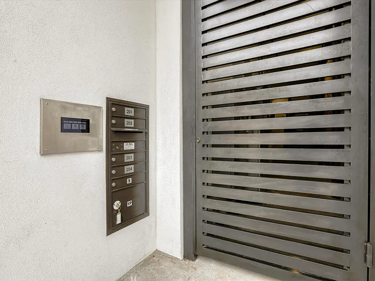 618 N Rampart St #202 — Photo 21