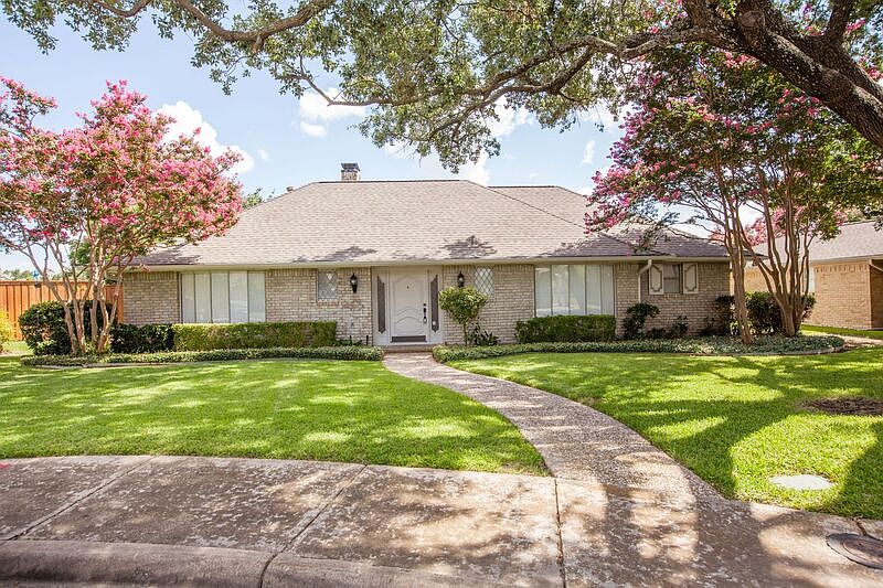 1st image of 15924 Meadow Vista Pl