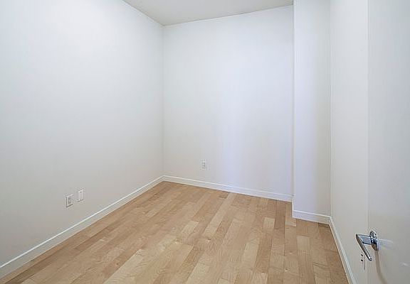 3rd image of 90 Washington St APT 8C