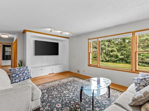 1166 Main St, Lino Lakes, MN 55014