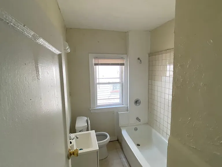 3259 E 123 ST — Photo 16