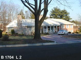 189 Alpine Dr, Paramus, NJ 07652