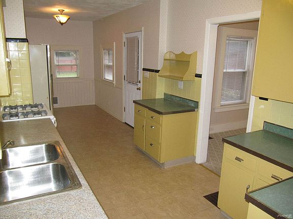 Appliances included