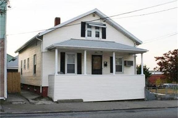 1st image of 690 Lonsdale Ave