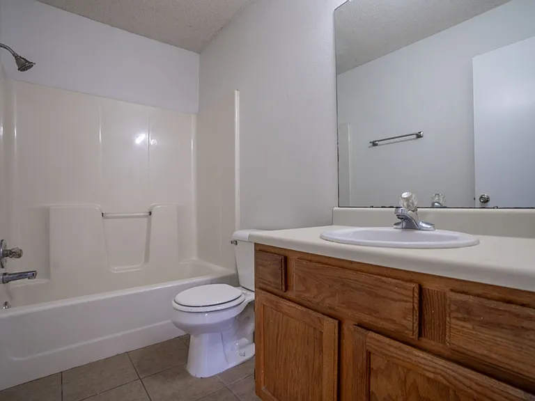 1518 N Bernice Dr — Photo 10