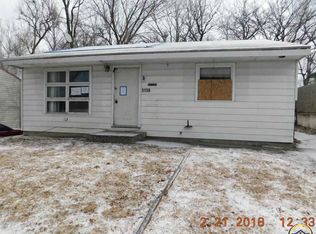 3136 SE Girard St, Topeka, KS 66605