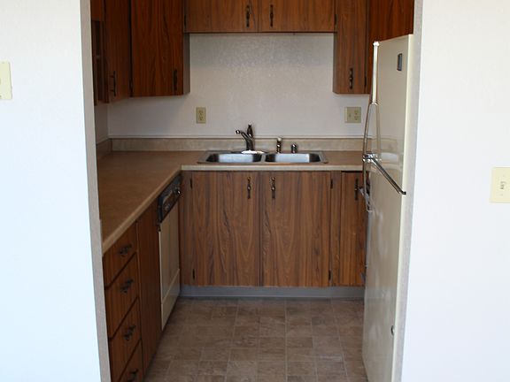 3rd image of 1588 Naval Ave APT 7