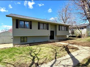 2007 Spring St, Grinnell, IA