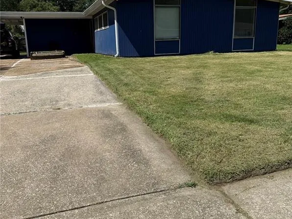 805 Derhake Rd, Florissant, MO 63033