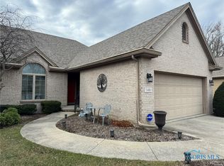 148 Stone Oak Ct, Holland, OH