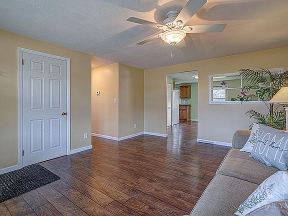 5th image of 11833 Fairsprings Ct