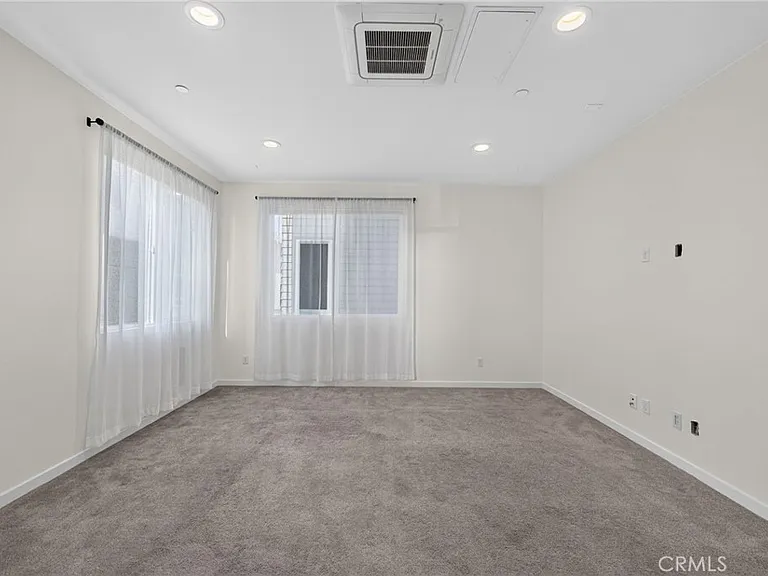 821 Brickyard Ln — Photo 24