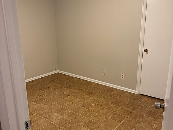2nd image of 131 Holston Ct APT 5