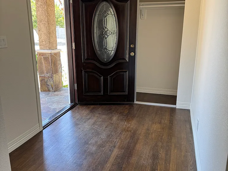5766 Newcastle Ave — Photo 6