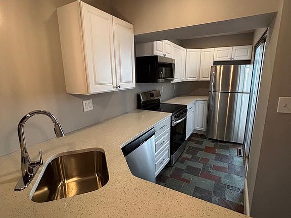 5th image of 903 Lovering Ave