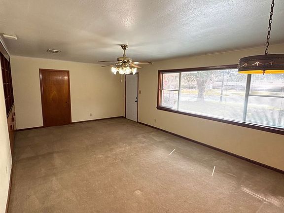 2nd image of 2425 Ashland Ave