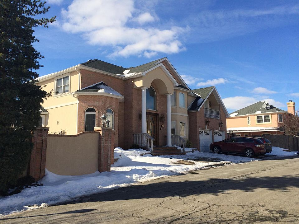 2nd image of 10 Wycliff Ln