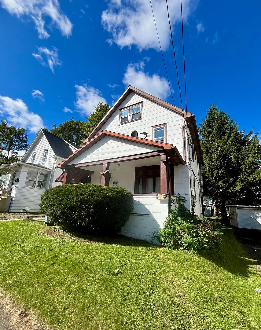 4 Bedroom Single Family House in JC — Photo 1
