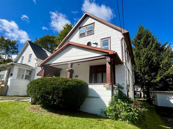 60 Roberts St