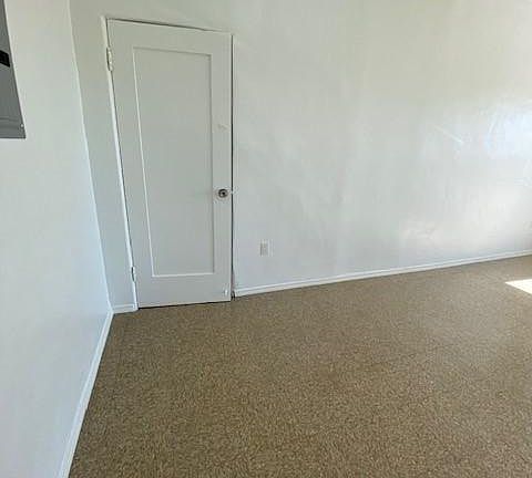 4th image of 1006 W 42nd St