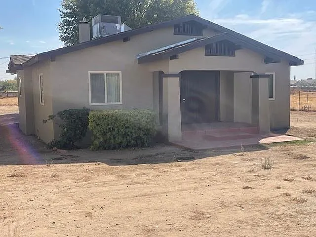 6939 E Kings Canyon Rd — Photo 2