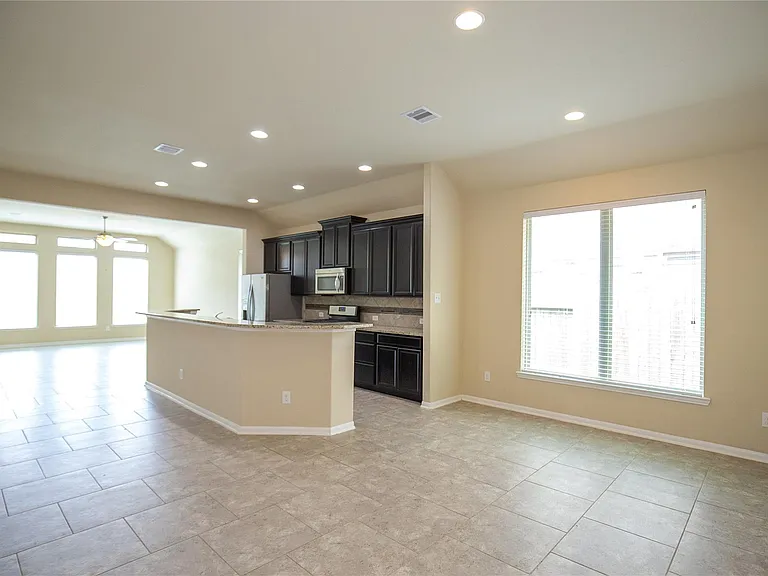 311 Lockridge Hill Ln — Photo 15