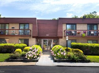 1985 Wooster Rd APT G, Rocky River, OH 44116