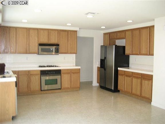 3rd image of 2209 Driftwood Park Dr