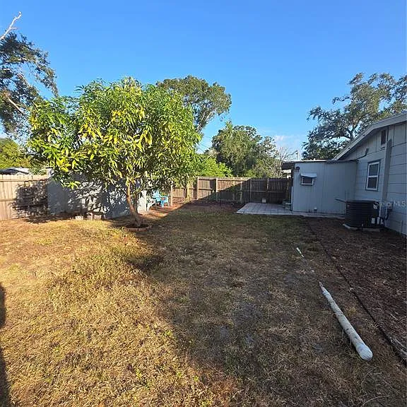 Emerald Ln — Photo 19
