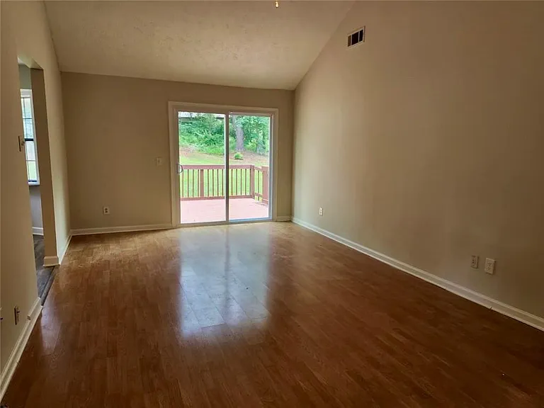 1367 Fairview Trl — Photo 8