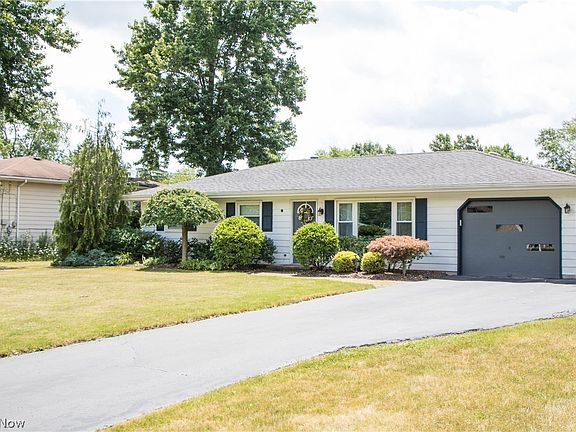 4th image of 4555 Warwick Dr N