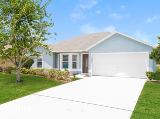 5563 NW North Crisona Cir, Port Saint Lucie, FL 34986