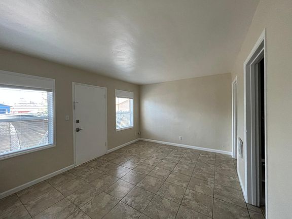 3rd image of 219 A Ave #219