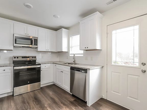 3rd image of 298 Maynard South Dr