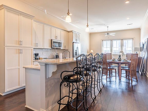 3rd image of 701 Russell St #344