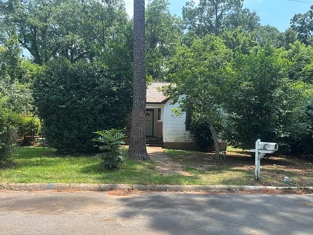 1st image of 611 Moates St