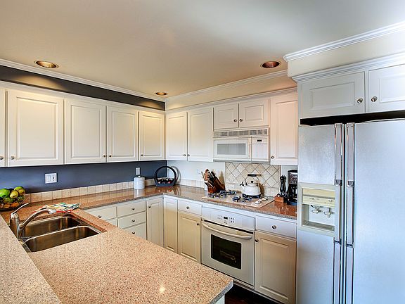 3rd image of 2167 Dexter Ave N APT 302