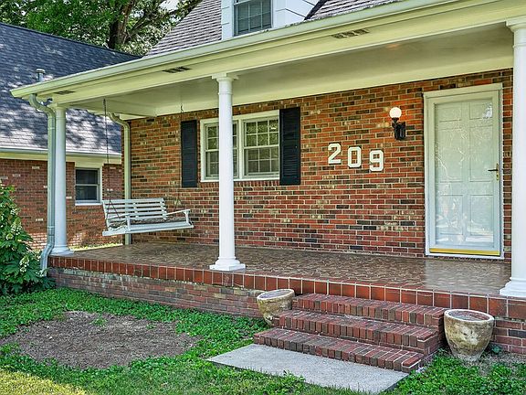 3rd image of 209 Myers St