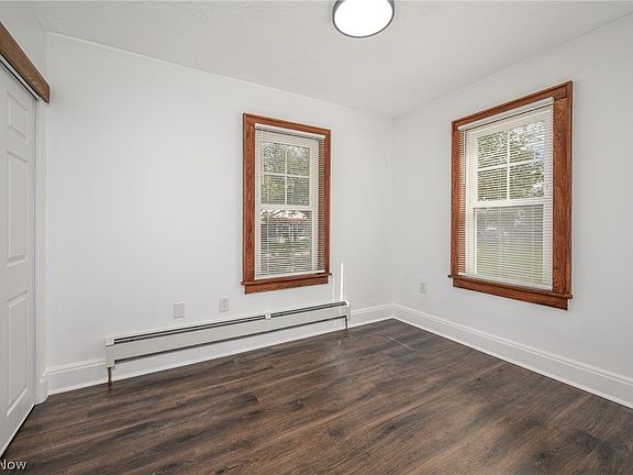 5th image of 1364 California Ave