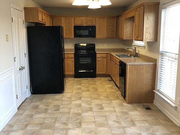 5th image of 559 Sir Carlos Dr