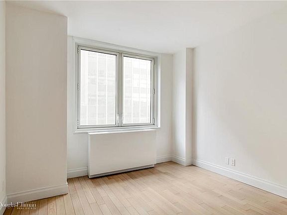 5th image of 212 E 47th St APT 23C