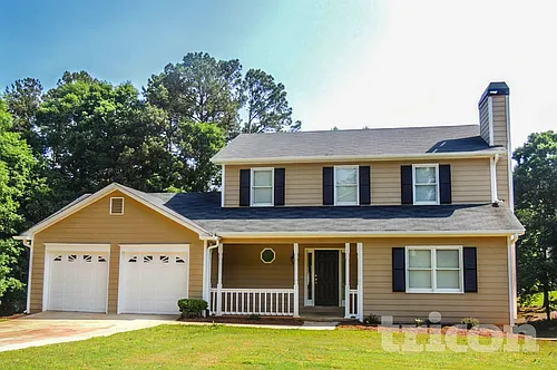 1102 Plantation Dr SE Photo 1