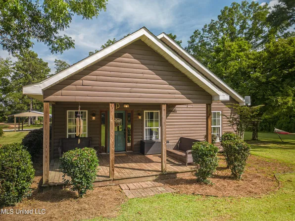158 Thomas Price Cemetery Rd, Wiggins, MS 39577
