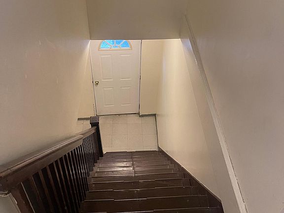 2nd image of 29 Union Ln Floor 2
