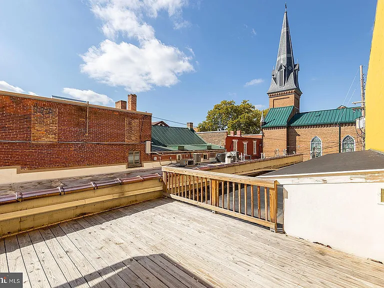7 N Loudoun St #1/2 — Photo 25