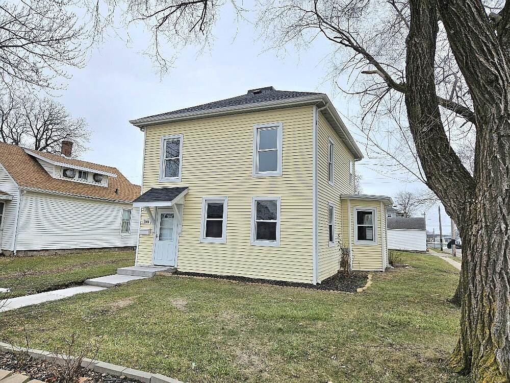 1000 E 8th St, Muscatine, IA 52761 Zillow