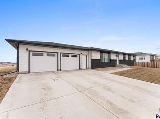 1335 Blue Ox St, Harrisburg, SD 57032