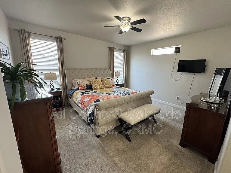 5755 Marlee Dr — Photo 13